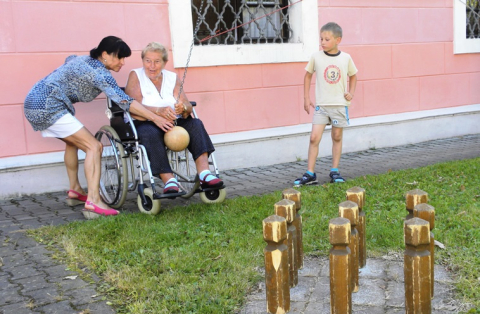 Na sociální služby poputuje organizacím dalších téměř 11 milionů korun